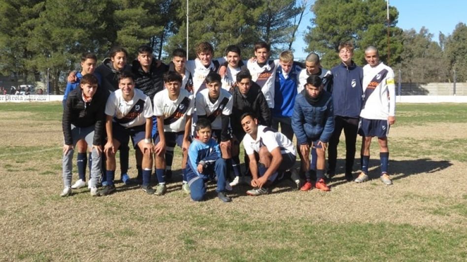Cemento le ganó a San José por 3 a 0 y se trepó a la cima de las posiciones de Sexta y se clasificó a los cuartos de final. Foto: gentileza FACEBOOK CEMENTO ARMADO