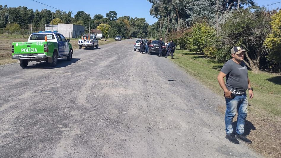 La mujer que ahora está presa en su casa de Olavarría se había descartado, desde el auto que conducía, de un envoltorio que contenía cocaína. ARCHIVO/SECCIONAL PRIMERA AZUL/PBA