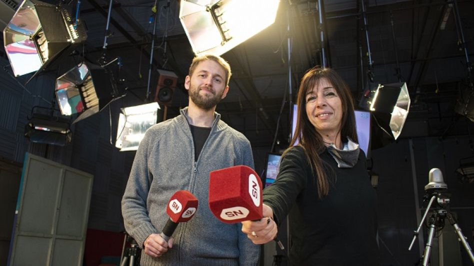 Pablo Schiro y Carolina Di Cataldo. Detrás de las noticias, desde el informativo de Somos Azul.