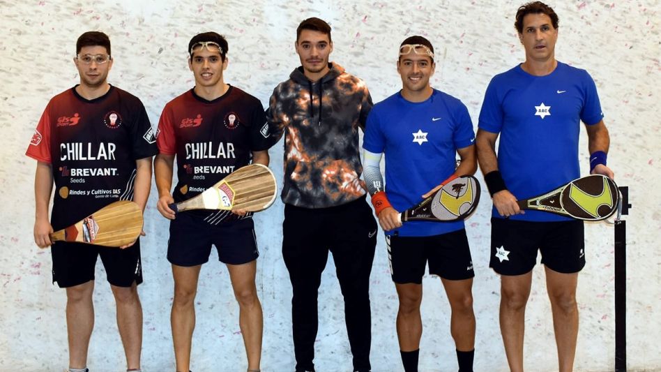 La elite de pelota paleta está cerca de definir el torneo Apertura. Del mismo participan los pelotaris de Huracán de Chillar y Athletic. Foto: archivo.