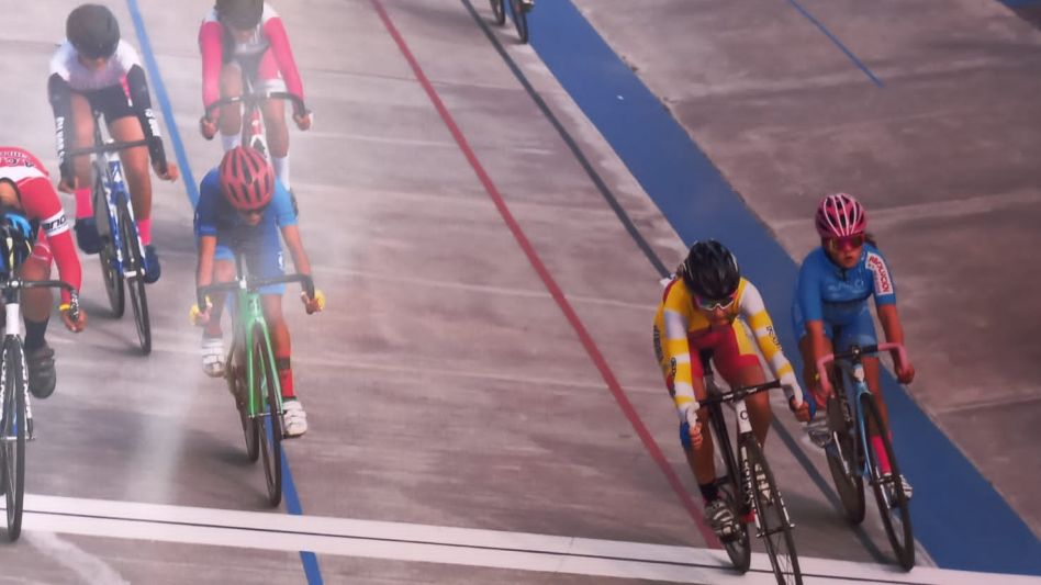 Abril Azimonti, que lució una casaca amarilla, participó días atrás del Campeonato Argentino.