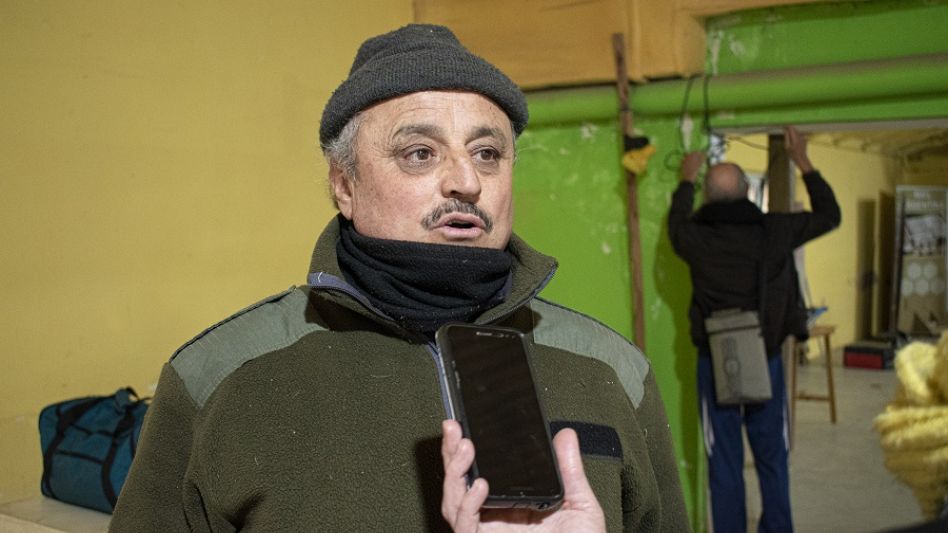 El actual presidente del Centro de Apicultores de Azul, Juan Etcheverry ayer cuando dialogó con este diario en las horas previas al inicio de la Fiesta Nacional de la Miel.