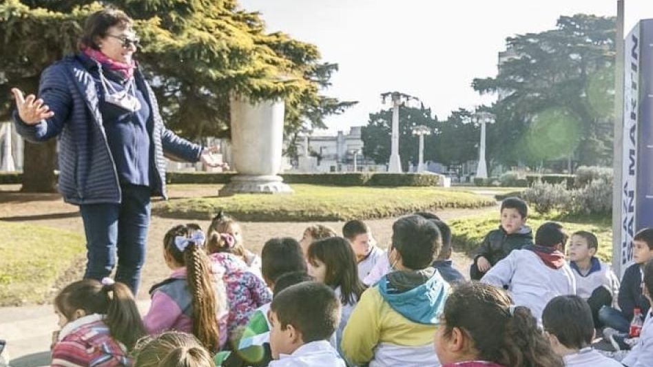 Programa de transmisores comunitarios de información turística