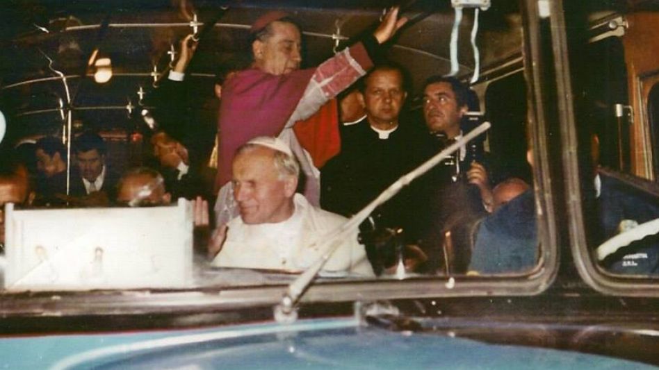 A 40 años del viaje en bondi y tren por el conurbano que hizo Juan Pablo II