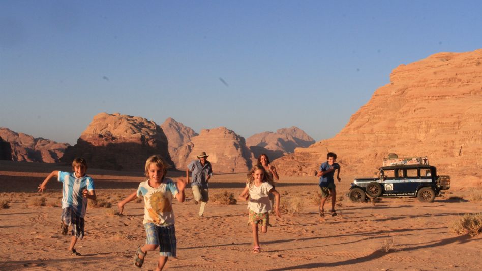 La imagen expresa libertad: Desierto Wadi Rum en Jordania. 