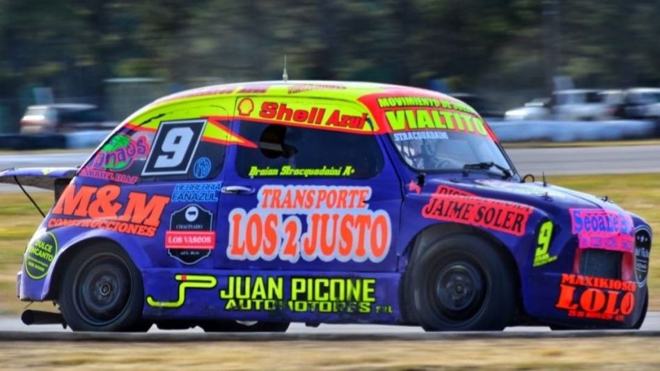 Stracquadaini, Romero, Albano y Covatti festejaron en San Cayetano, donde el pasado domingo se disputó el cuarto compromiso de sus respectivos campeonatos. Foto: gentileza Delfina Serra.