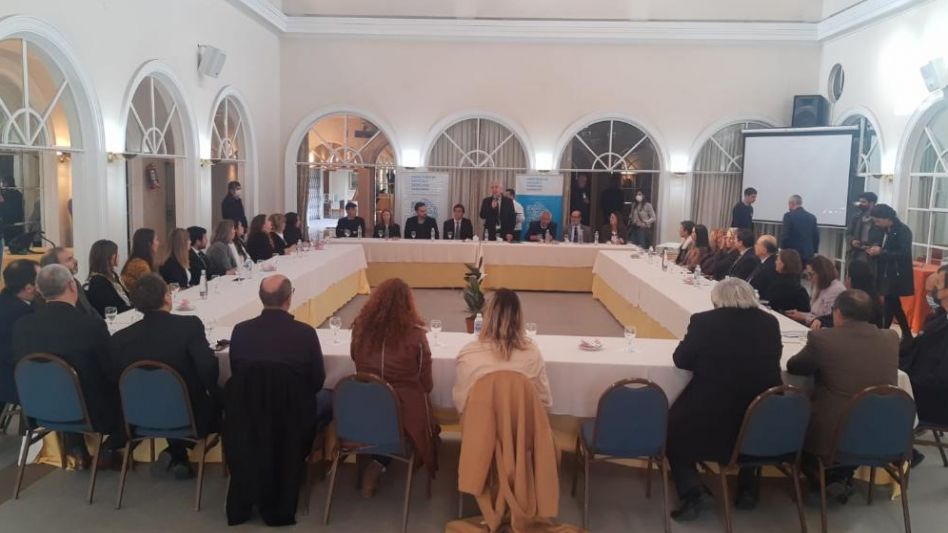 El ministro de Justicia de la Provincia, Julio Alak, stuvo días pasados en la ciudad de Tandil, donde mantuvo encuentros magistrados, magistradas, abogados y abogadas de la matrícula del Departamento 