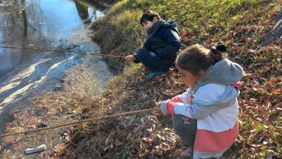 Jornada de pesca deportiva en la escuela municipal de pesca