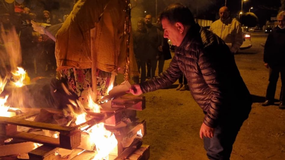 El viernes por la noche se realizó esta conmemoración en distintos sectores de la ciudad. 