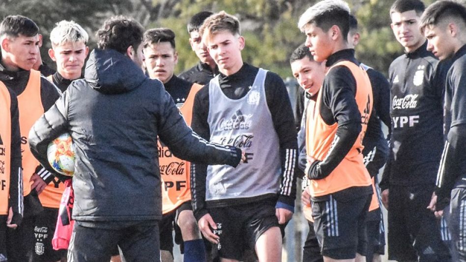 El azuleño Franco Mastantuono, otra vez citado por Aimar para la Selección. Foto; gentileza AFA.