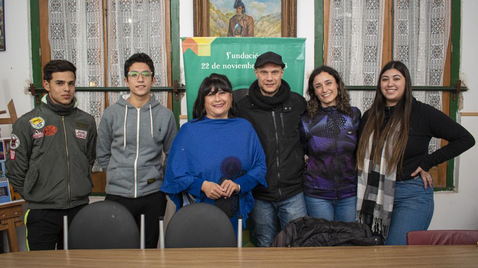 (De izquierda a derecha) Martín Pereyra, Eros Etchar, Gladys Basualdo, Mauricio Brown, Cecilia Corjeno y Belén Diab.   NACHO CORREA 