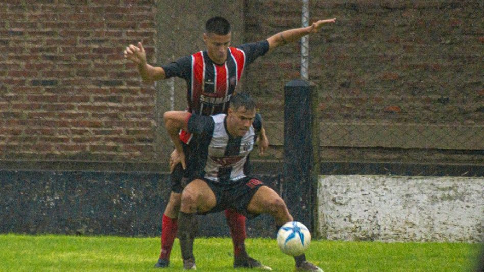 Chacarita y Alumni protagonizarán uno de los encuentros de las semifinales del Torneo Apertura de Primera División. ARCHIVO/NACHO CORREA.