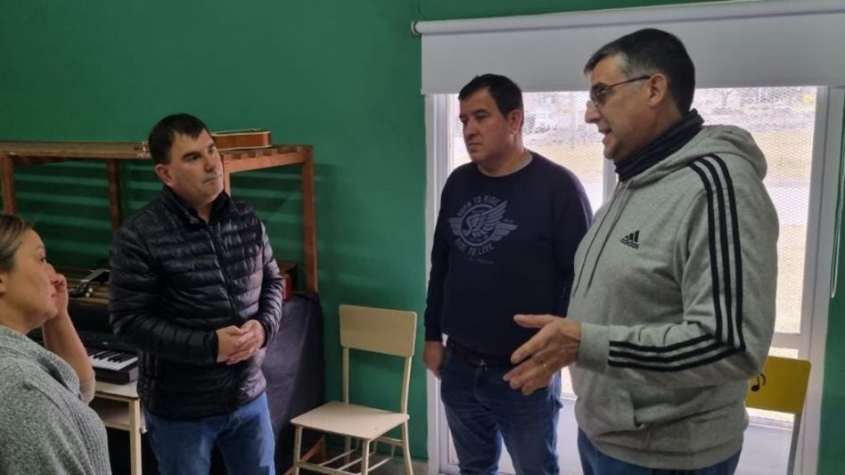 Funcionarios recorrieron las remodelaciones que están realizando en el espacio municipal.   PRENSA MUNICIPAL    