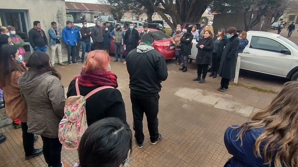 Tuvo lugar ayer una reunión entre concejales de diferentes bancadas del Legislativo local, trabajadores del Hospital Pintos y dirigentes del STMA. FOTO: PRENSA CONCEJO DELIBERANTE