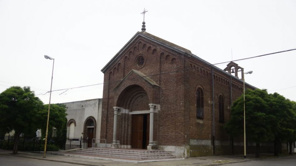 Cada día a partir de las 16.30 hs. se rezará el Santo Rosario y a las 17 hs. se celebrará la Santa Misa hoy, el domingo 10, el jueves 14, y el viernes 15 en el Templo Parroquial. ARCHIVO EL TIEMPO/NC