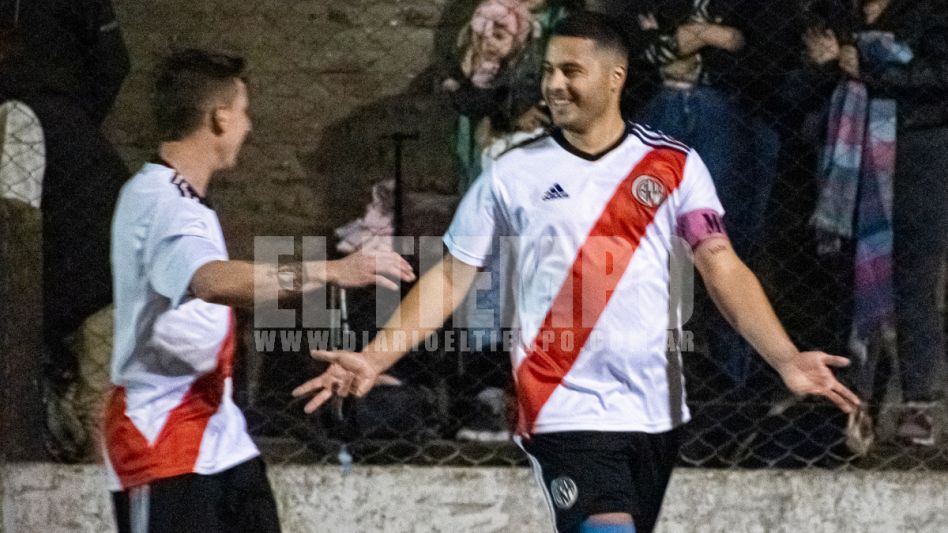 El elenco Millonario eliminó al conjunto Industrial y jugará la final del Torneo Apertura de Liga de Fútbol de Azul. Foto: Nacho Correa.