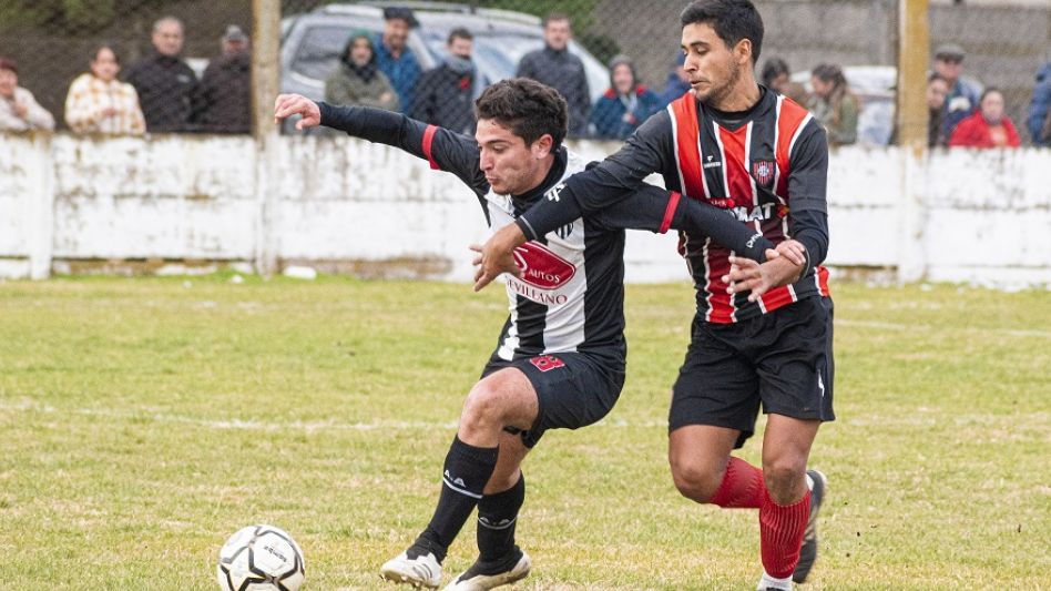 Alumni y Chacarita se volverán a ver las caras, esta vez en el Emilio S. Puente, el albinegro llega a este choque con la ventaja de haber ganado por 2 a 0, en la Ida. NACHO CORREA