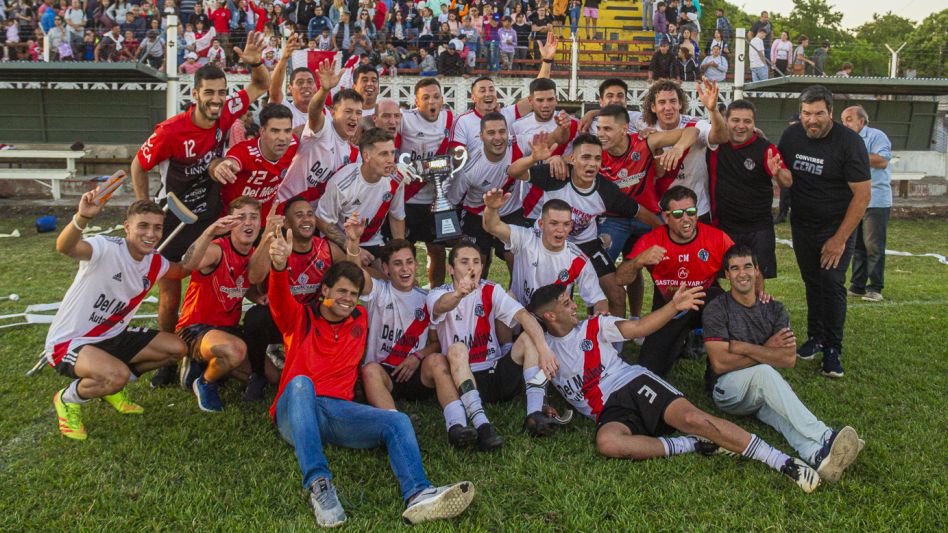 River Plate sería el representante de la Liga de Fútbol de Azul, derecho que se ganó tras salir campeón en la pasada edición del certamen de primera división. Foto: archivo Nicolás Murcia.
