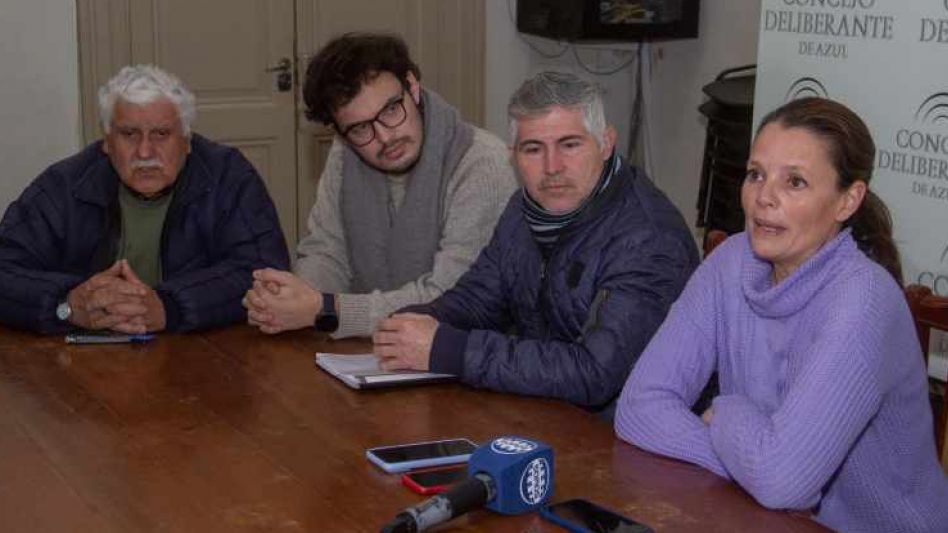 Ibarra, referente del Plenario de Comisiones Vecinales, instó a los vecinos de los distintos barrios de Azul a que respondan la encuesta que lanzaron desde el Comité de Transporte. NICOLAS MURCIA