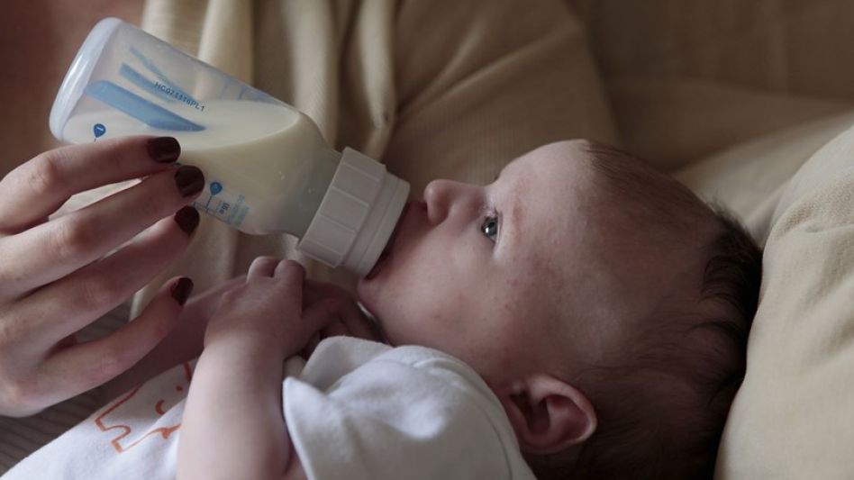 La alergia a la leche de vaca afecta a más de 15 mil bebés por año en la Argentina
