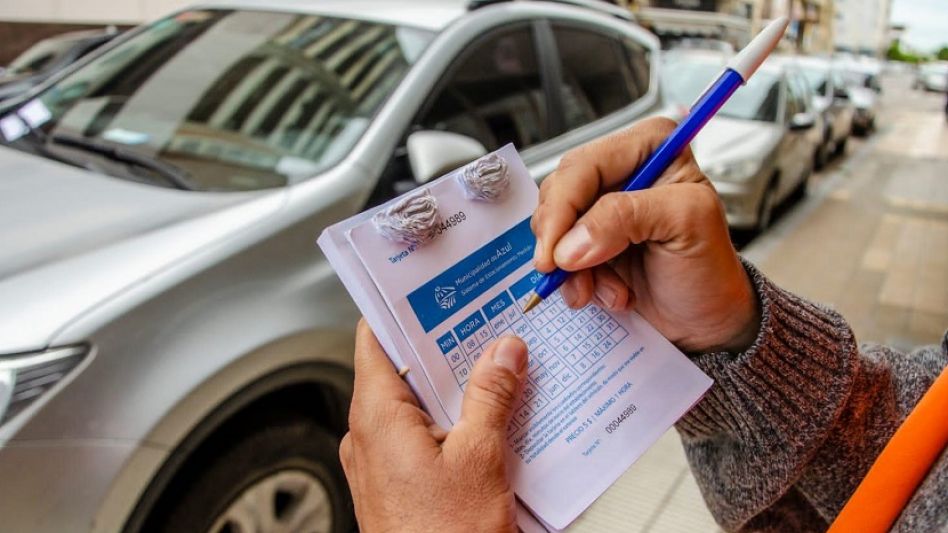 En Azul desde hace varios años que se viene hablando sobre la necesidad de modernizar el estacionamiento medido, que hoy tiene a todos sus trabajadores haciendo esa tarea de manera informal.