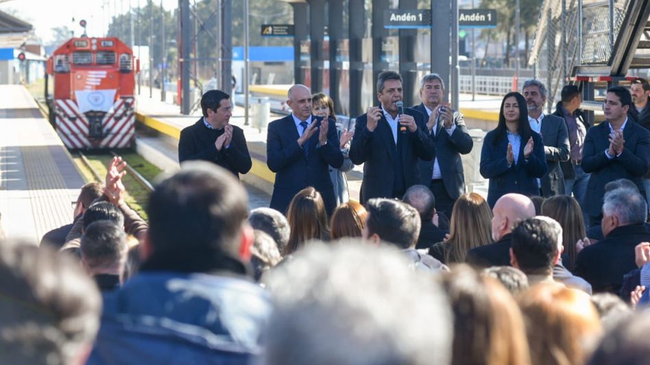 Massa, en la inauguración de la Estación Grand Bourg: "Traemos soluciones para los pasajeros"