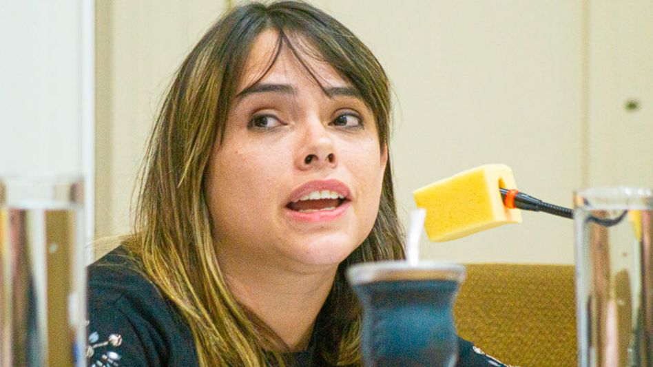 La concejal del bloque Nuevo Azul, Jéssica Córdoba, habló con el ciclo Tiempo de Radio sobre algunos de los proyectos que fueron tratados en la última sesión del Concejo Deliberante.