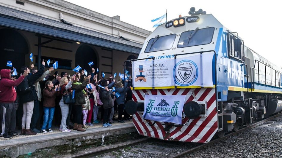 Massa: "vuelve a fluir sangre por las venas de la provincia gracias a la reactivación del sistema ferroviario" 