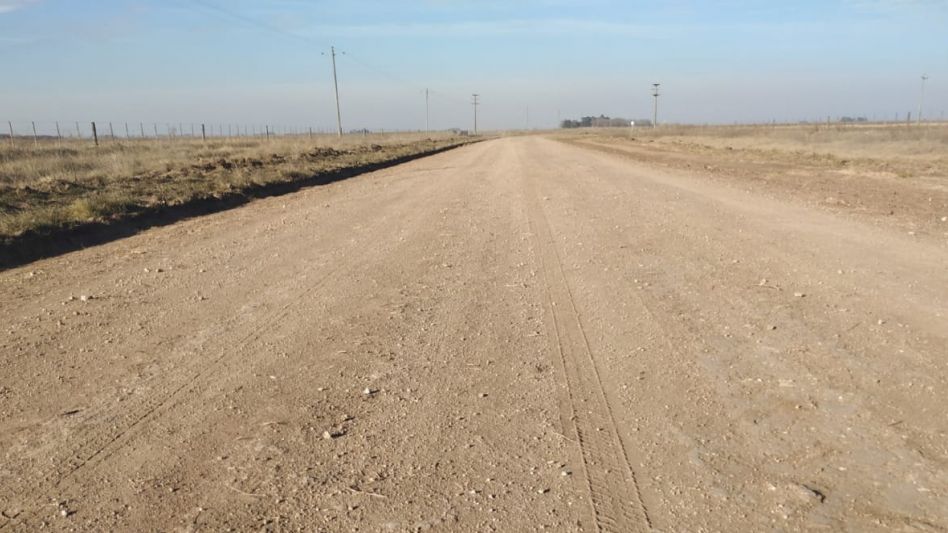 La Municipalidad informó sobre diferentes tareas que se realizaron, y otras que ya concluyeron, en los caminos rurales del Partido de Azul.  PRENSA MUNICIPAL