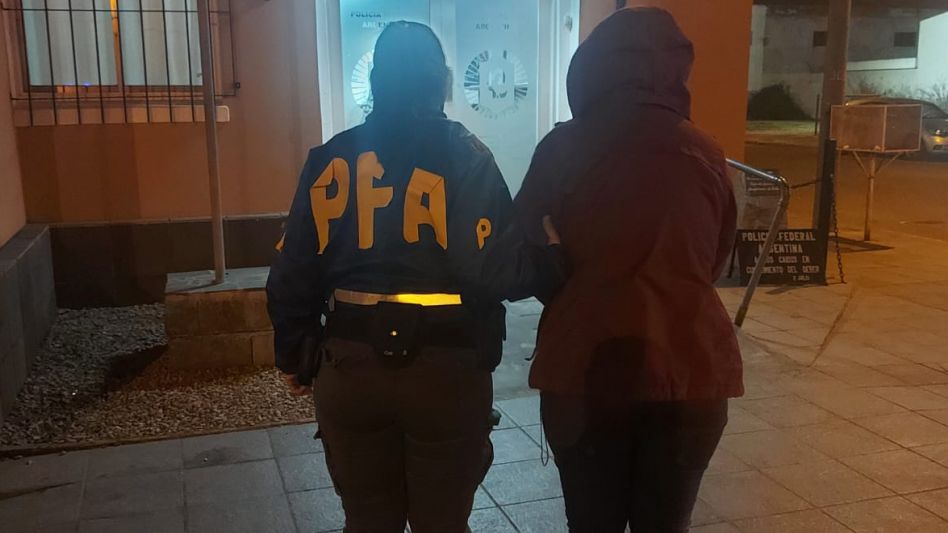  Indagan hoy a los policías que están detenidos por  la muerte de una joven en la comisaría de Laprida 