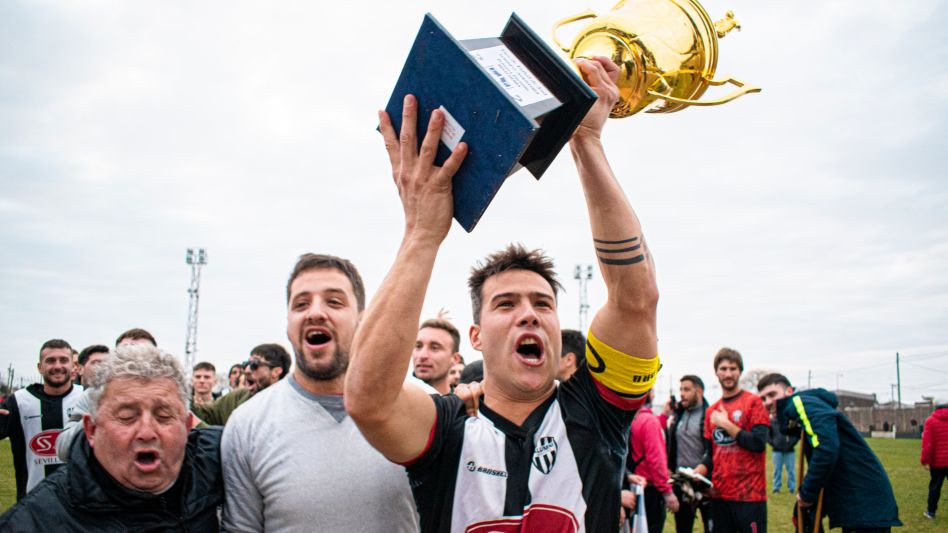 Alumni Azuleño, actual campeón del fútbol azuleño.