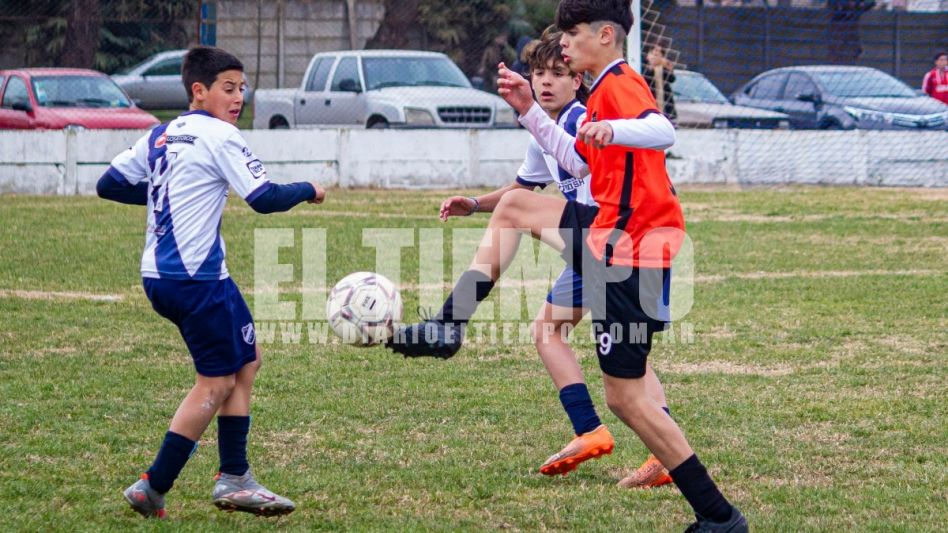 El próximo 6 de agosto, los 14 equipos del fútbol menor de Azul, resta saber que sucederá con Estrellas, que integran la Liga local comenzarán a dirimir el segundo certamen del año. Foto. archivo.