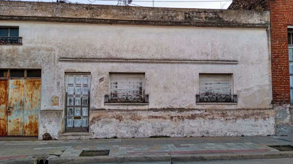 Una casa ubicada en Roca entre De Paula y Moreno, el pasado domingo 10 de julio, fue el lugar donde se produjo el ilícito materia de esta investigación penal. NACHO CORREA