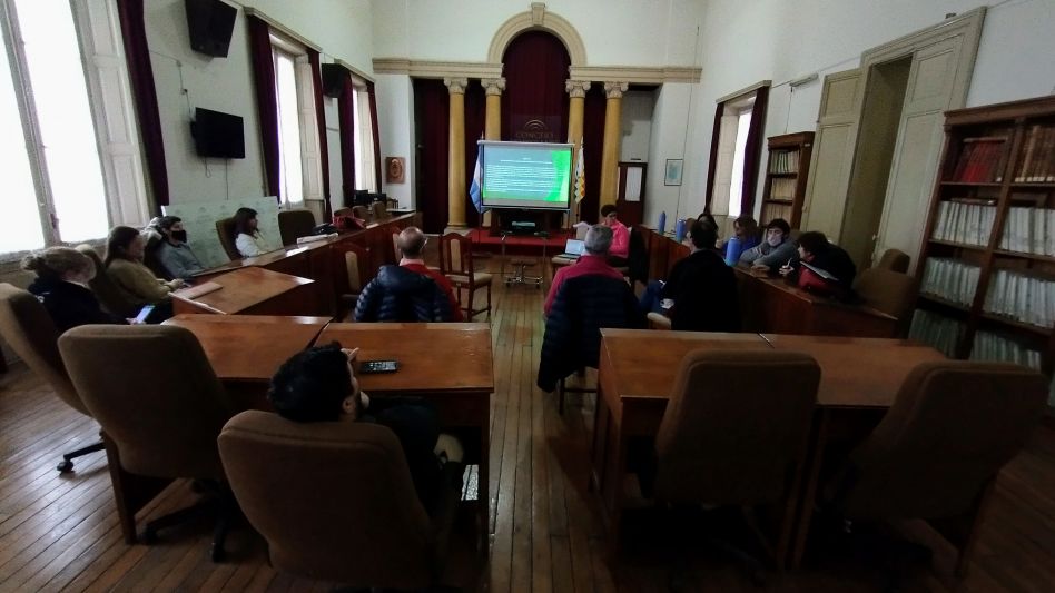 Tuvo lugar ayer en instalaciones del Concejo Deliberante de Azul una nueva reunión en el marco de la Comisión sobre Generación Integral de Residuos Sólidos Urbanos (GIRSU). PRENSA CONCEJO DELIBERANTE 