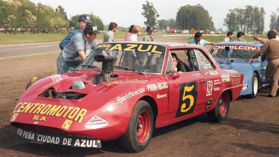 El Torino de la Autopeña de Azul manejado por Ricardo De Arzave. Foto: archivo