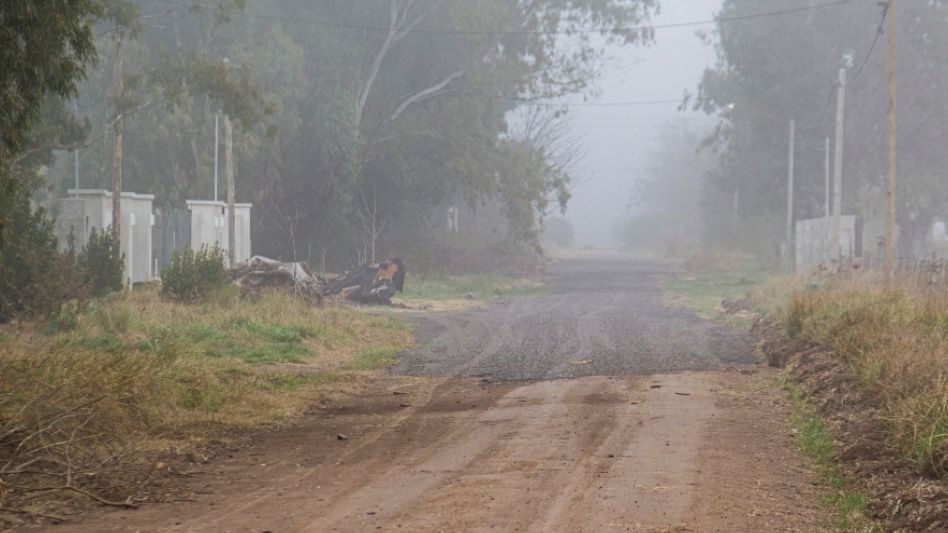 El mencionado camino donde se colocó material de descarte, tiene una propiedad el funcionario de Vialidad Provincial encargado de inspeccionar la obra. N. MURCIA