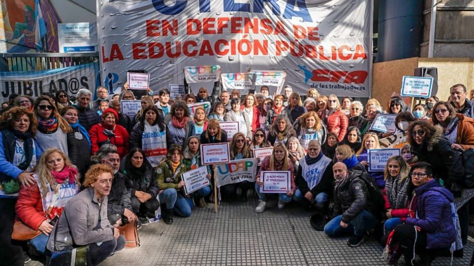 Con un alto acatamiento, pararon los docentes, aunque recibieron fuertes críticas
