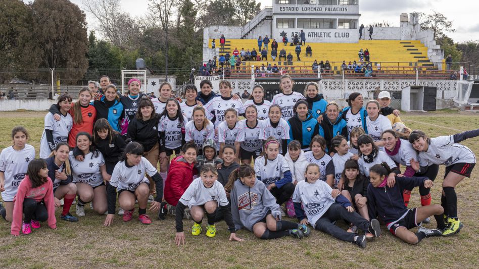Las chicas de Athletic estarán representando al fútbol de Azul en la Copa Federal Femenina 2022. Foto: ARCHIVO NICOLÁS MURCIA