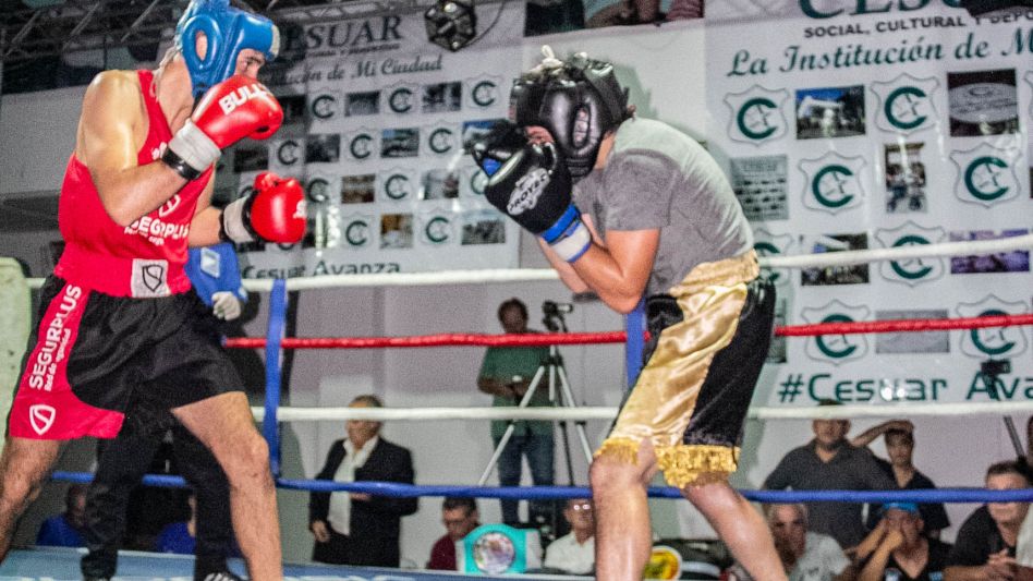 El boxeo amateur prepara su vuelta en la Asociación Mutual Centro Sureño Argentino (CESUAR). Foto: archivo Angie Díaz Jacquot.