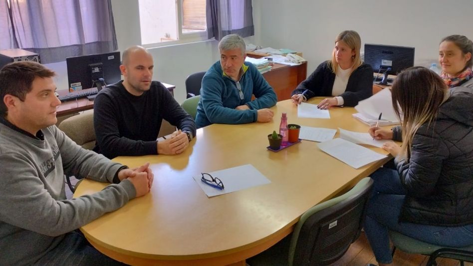 Anteayer viernes tuvo lugar la mesa de negociación paritaria municipal. El ofrecimiento de aumento salarial hecho desde el Municipio no fue aceptado por el representante de ATE. PRENSA ATE