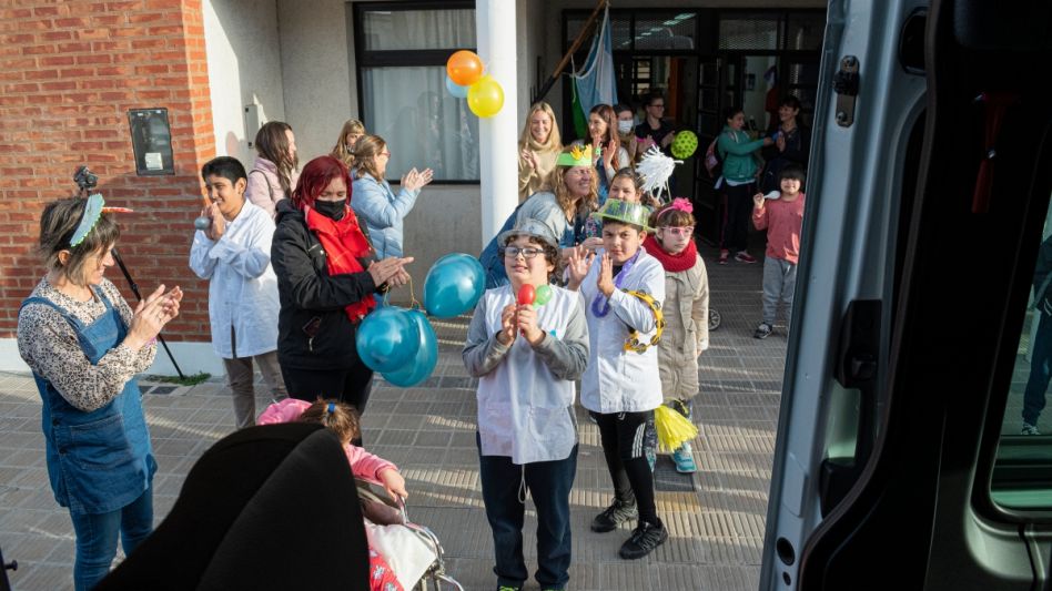 Un "día de fiesta" para la Escuela 505 