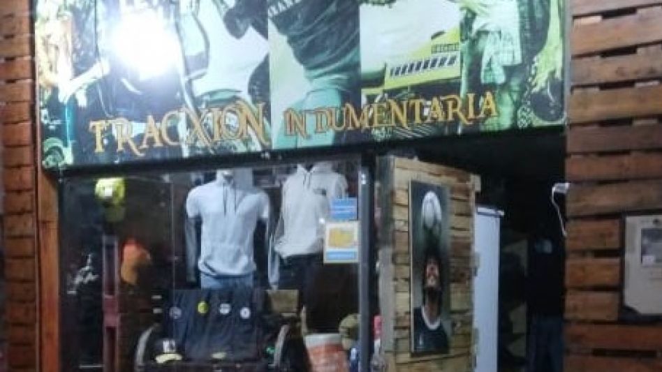 Un local de venta de ropa había sido el lugar donde, a principios de este mes, el robo se produjo. A la joven acusada le fue dictada ayer la prisión preventiva. ARCHIVO/EPDS AZUL/PBA