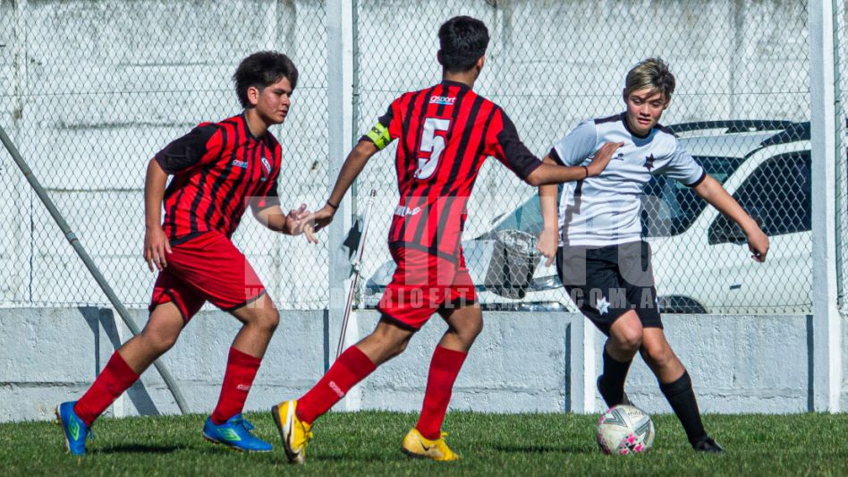 Las formativas de Athletic terminaron invictas frente a Independiente de Chillar. Foto: Nicolás Murcia.