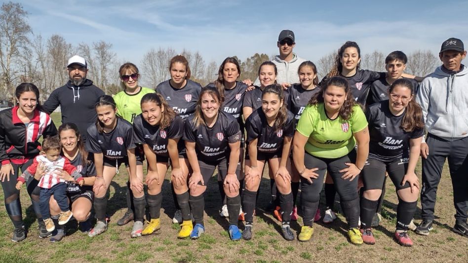 La primera división femenina de Porteño de Cacharí se quedó con el clásico. Foto: gentileza Facebook Porteño.