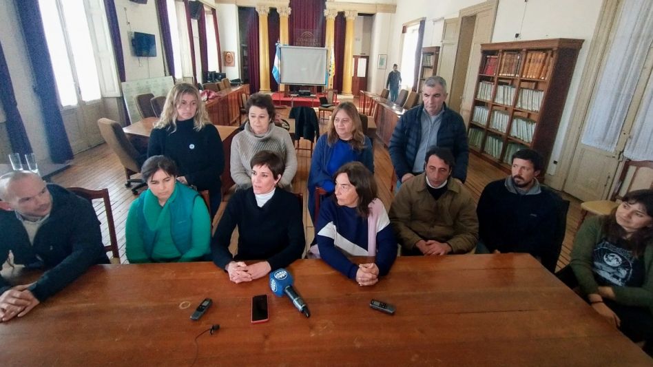 En conferencia de prensa, ayer en el Concejo Deliberante de Azul, se presentó la Ordenanza GIRSU. PRENSA CONCEJO DELIBERANTE