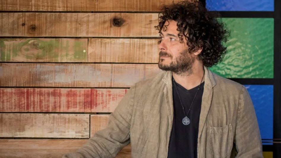 Raly Barrionuevo estará nuevamente en Azul, mañana en el Teatro Español.  