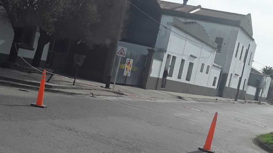 El siniestro vial sucedió ayer miércoles en Roca entre Malvinas y las vías. FOTO: CPA/PBA