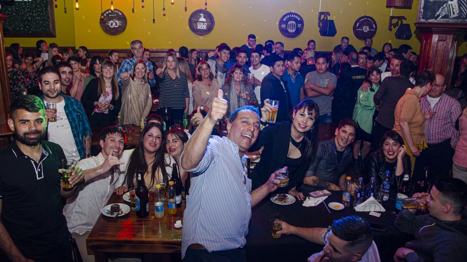 El público acompañó la jornada hasta el último minuto bailando y  Cantando. 
