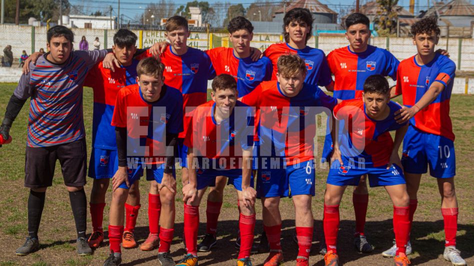 San José se impuso por idéntico resultado en el encuentro de Sexta División y es uno de los escoltas del líder. Foto: Nicolás Murcia.