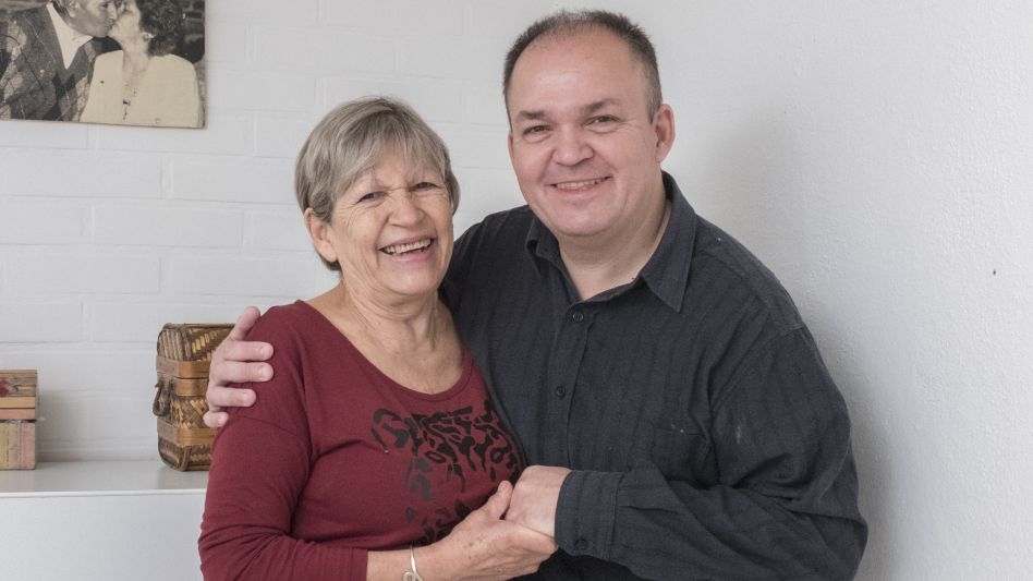 Augusto Meyer encontró -después de 49 años- a su mamá biológica, Olga Alvarado, en Bahía Blanca.